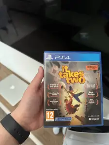 It Takes Two - диск для PS4